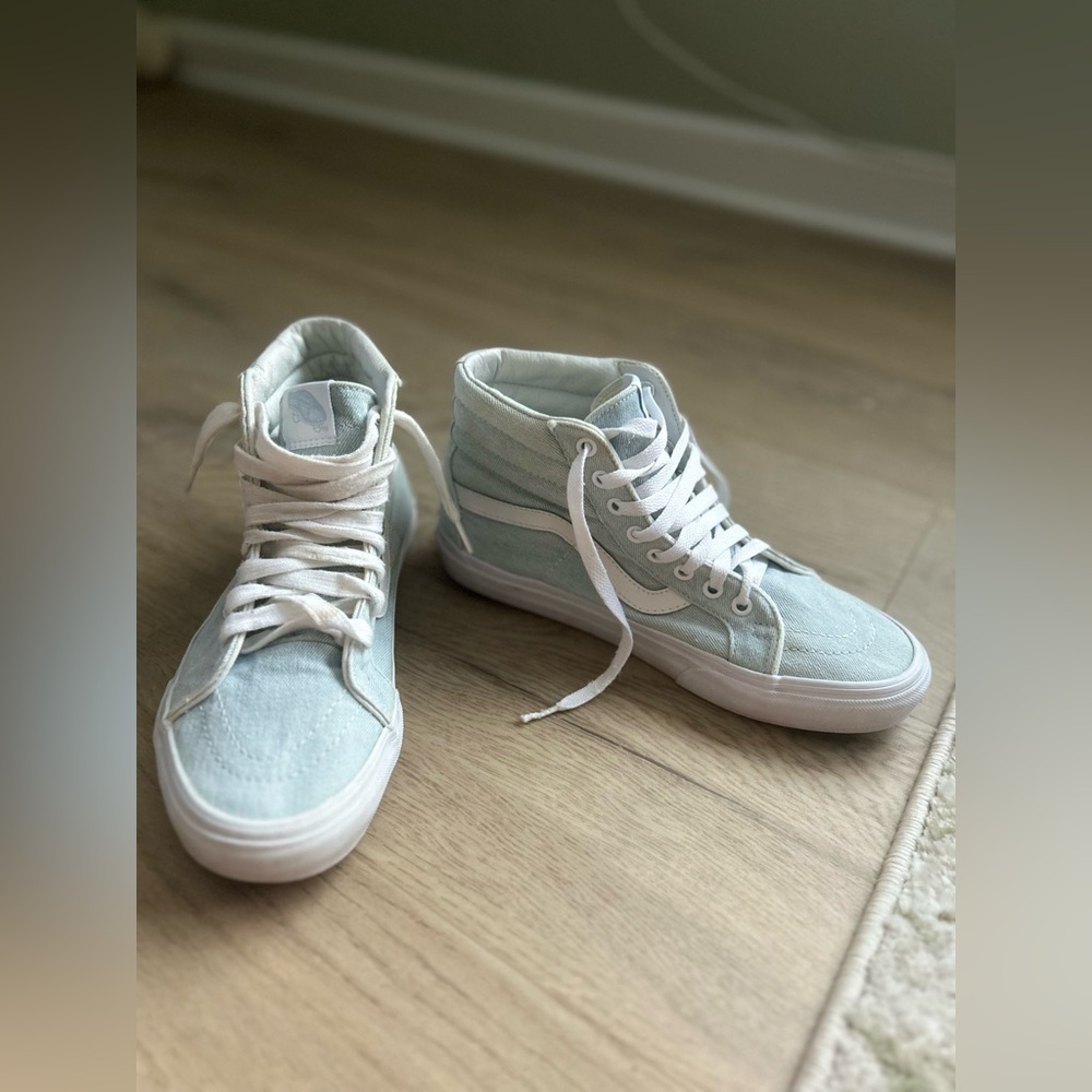 Vans White High-Top Sneakers - Unisex 9W - 7.5M